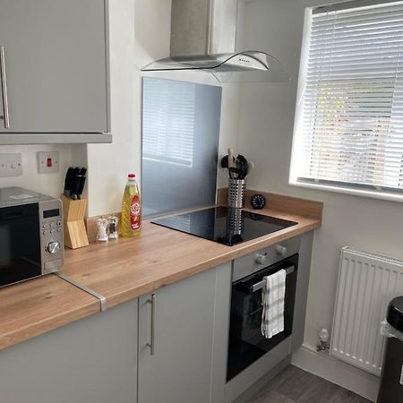 Comfy Home For Contractors And Families With Free Parking - Sage View Aldershot Exteriör bild