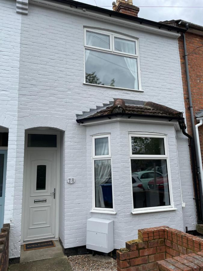 Comfy Home For Contractors And Families With Free Parking - Sage View Aldershot Exteriör bild