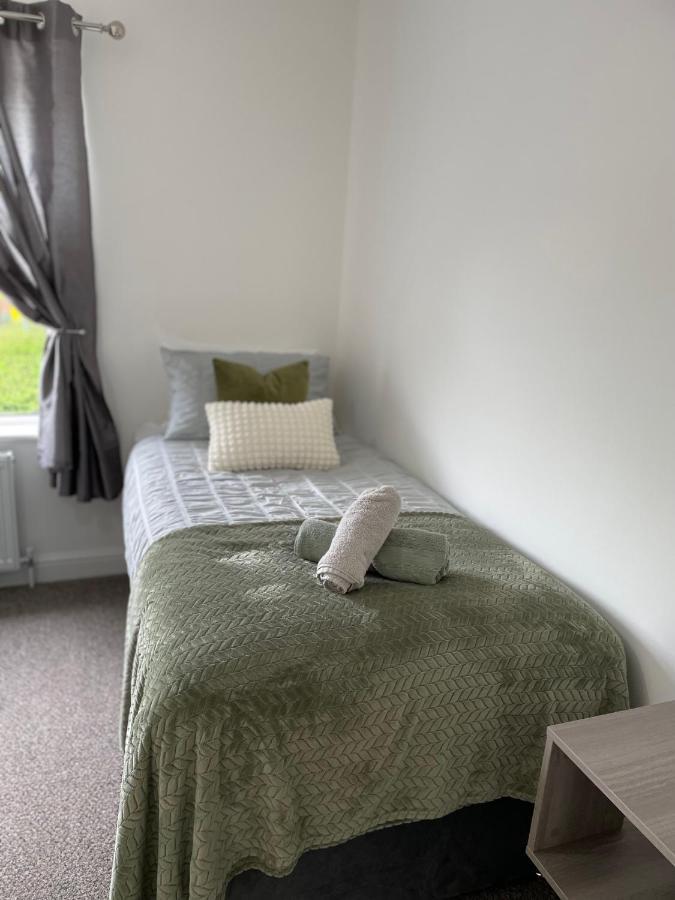 Comfy Home For Contractors And Families With Free Parking - Sage View Aldershot Exteriör bild