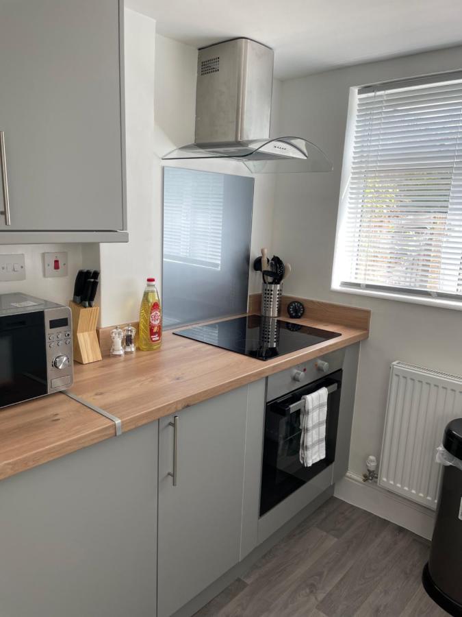 Comfy Home For Contractors And Families With Free Parking - Sage View Aldershot Exteriör bild