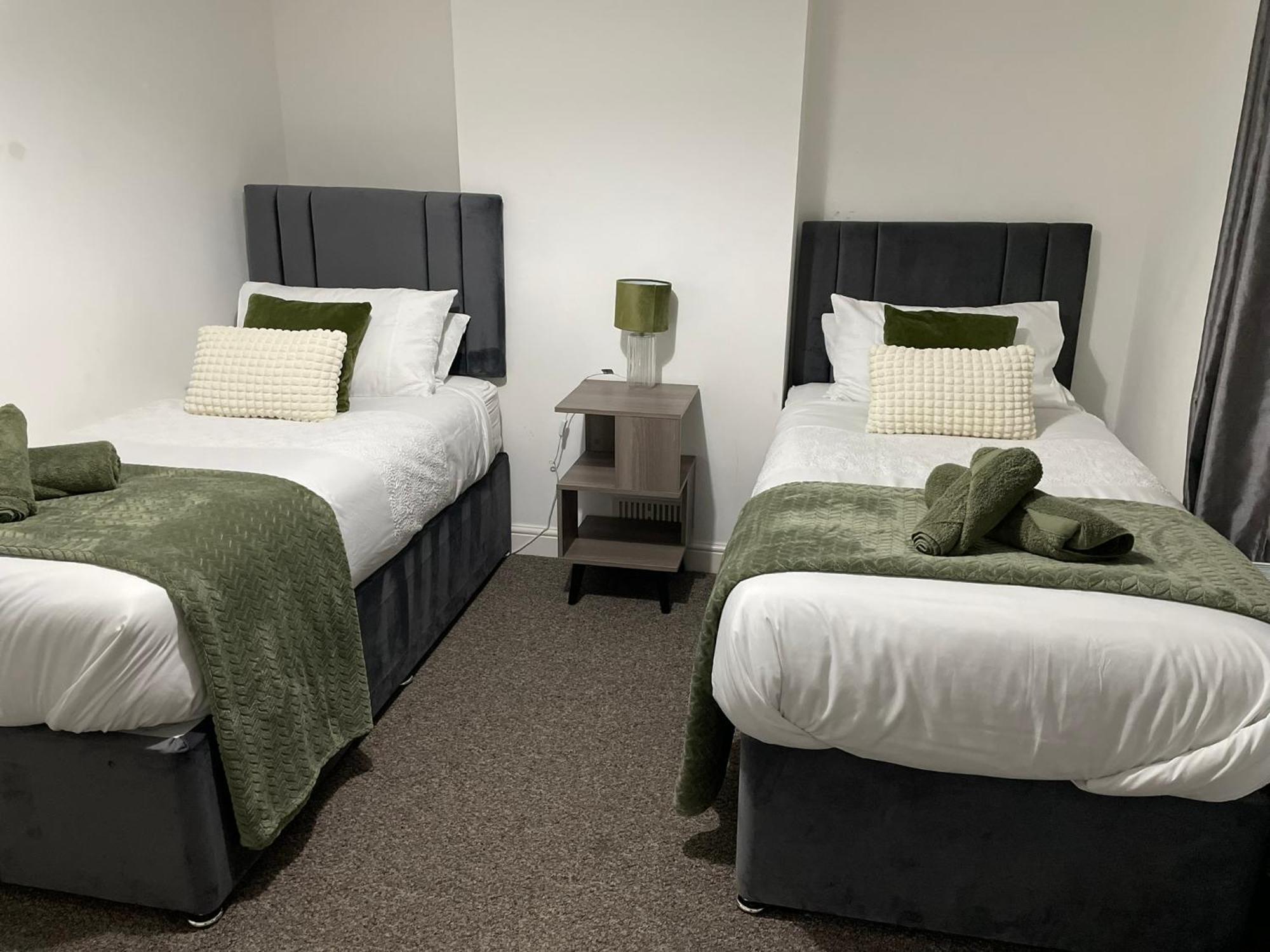 Comfy Home For Contractors And Families With Free Parking - Sage View Aldershot Exteriör bild