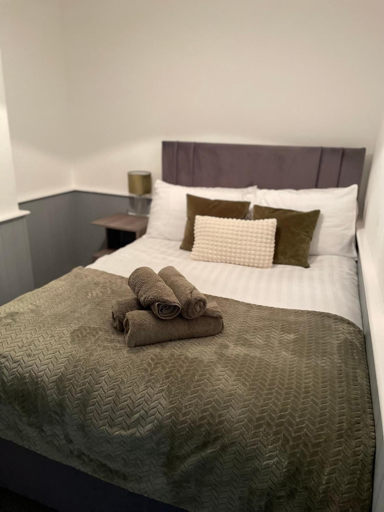 Comfy Home For Contractors And Families With Free Parking - Sage View Aldershot Exteriör bild